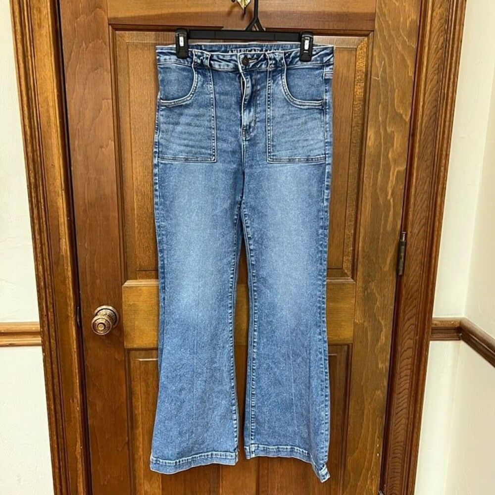 American Eagle Super Hi-Rise Flare Jeans - Size 10 Regular